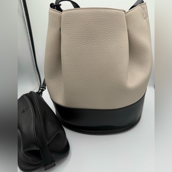 Dagne Dover Ava Bone Onyx Leather Bucket Bag W/camo
Lining - Picture 2 of 9